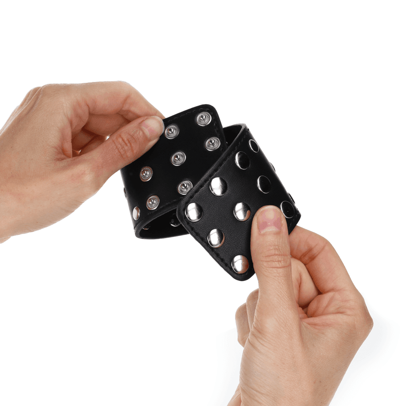 KINK - WRIST RESTRAINTS WITH SNAP FASTEN FULL OF RIVETS BLACK ADJUSTABLE 19-24 CM X 5.5 CM 2