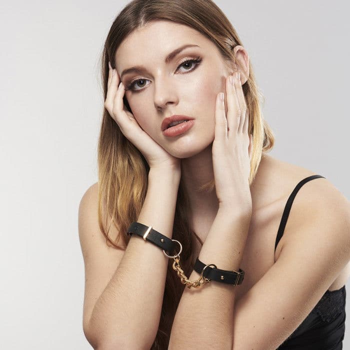 BIJOUX - INDISCRETS MAZE HANDCUFFS BLACK BRACELETS 5