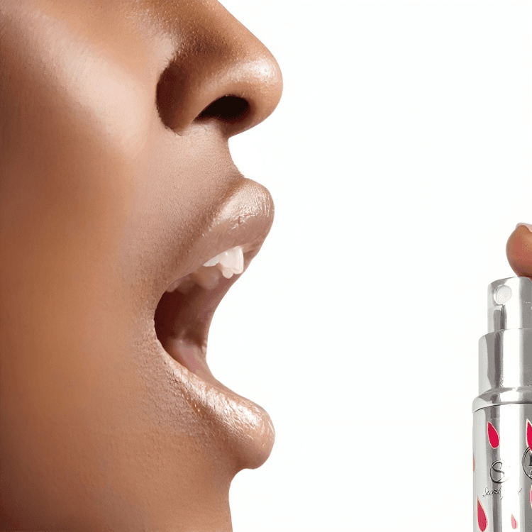 SECRETPLAY - SOUR STRAWBERRY ORAL SEX SPRAY 4